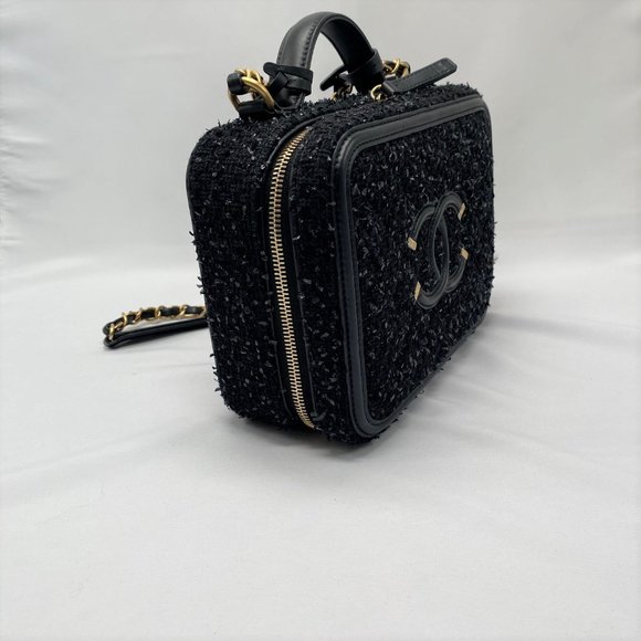 Chanel Black Tweed Vanity Case with Gold Hardware - Picture 5 of 10
